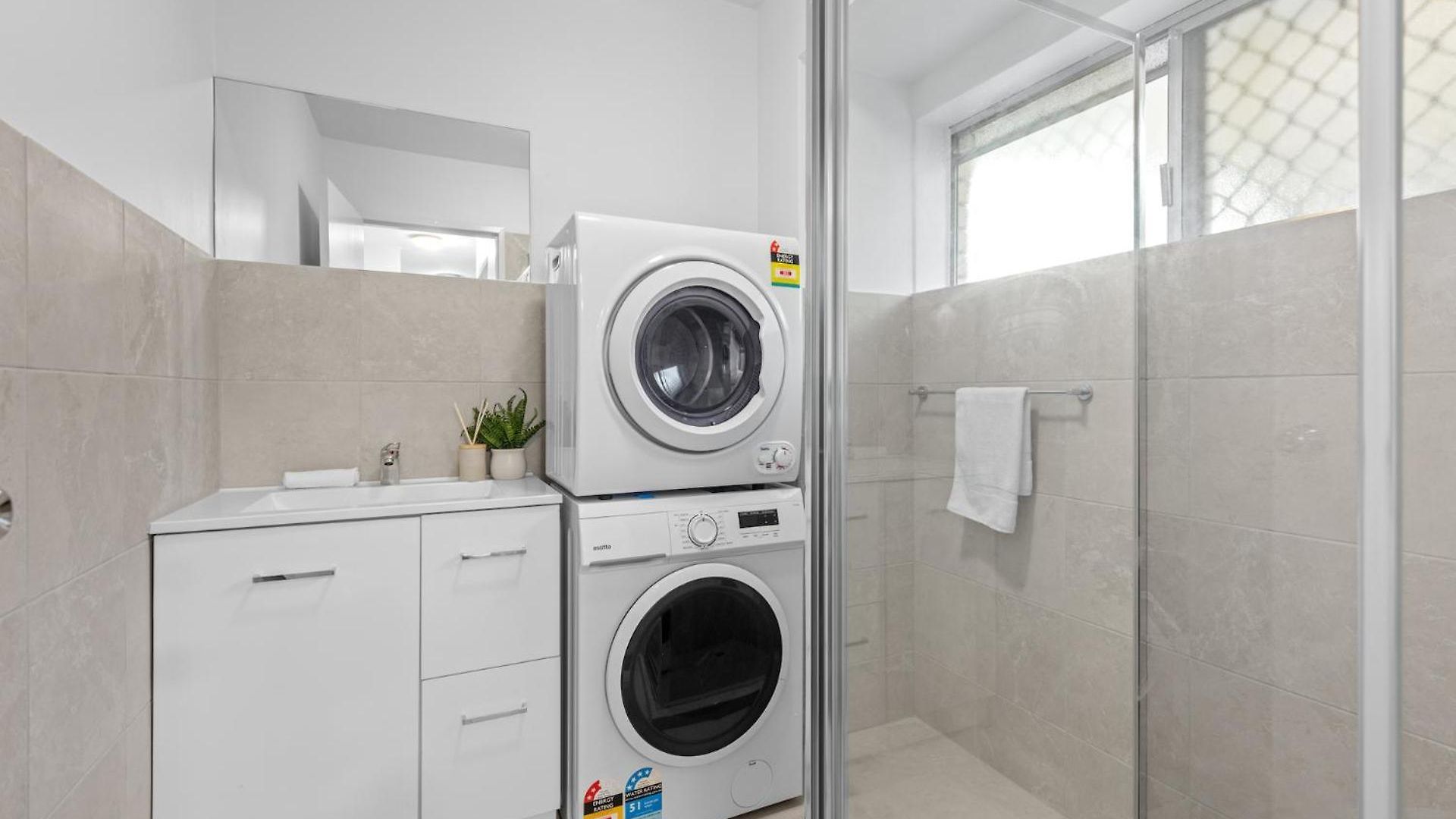Apartment Spacious 2br Near Hospital, Qut And Cbd With Parking! *
