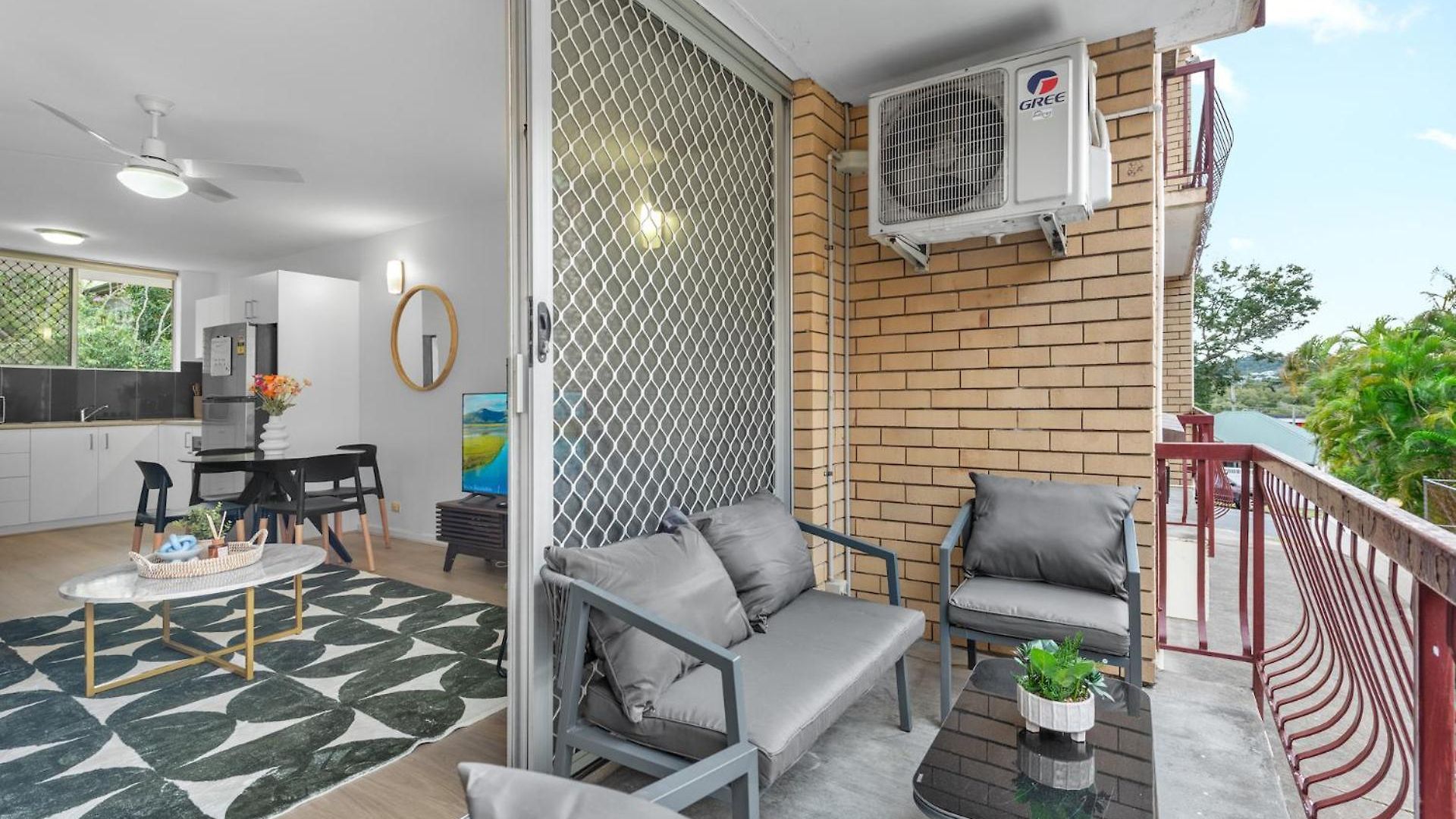 Spacious 2br Near Hospital, Qut And Cbd With Parking! *