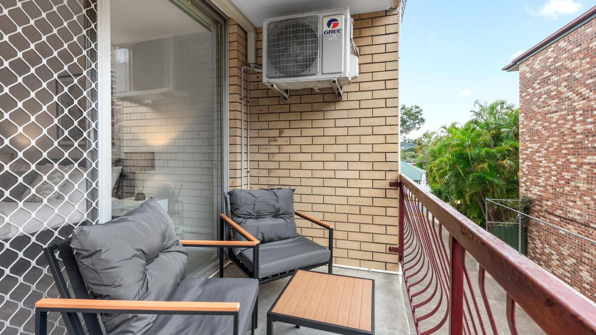 Sunny 1br Near Hospital, Qut & Cbd With Parking! Apartment
