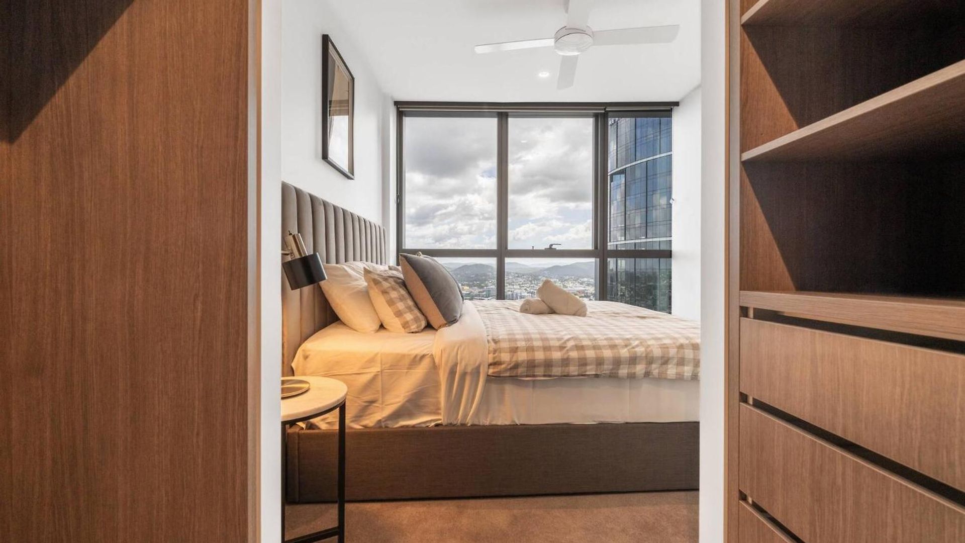 1bedroom With Sofa Bed In Queen's Wharf Bne - Lv 33 *