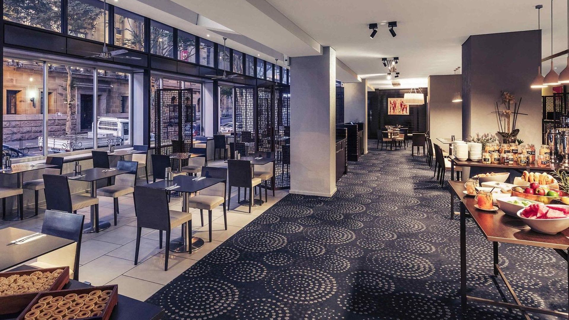 Hotel Mercure King George Square 4*