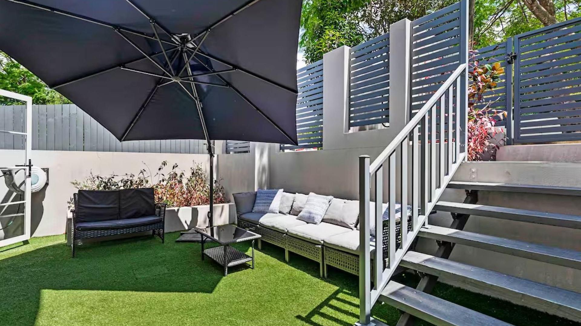 Apartment Park Avenue 1br Hideaway King Bd Private Courtyard