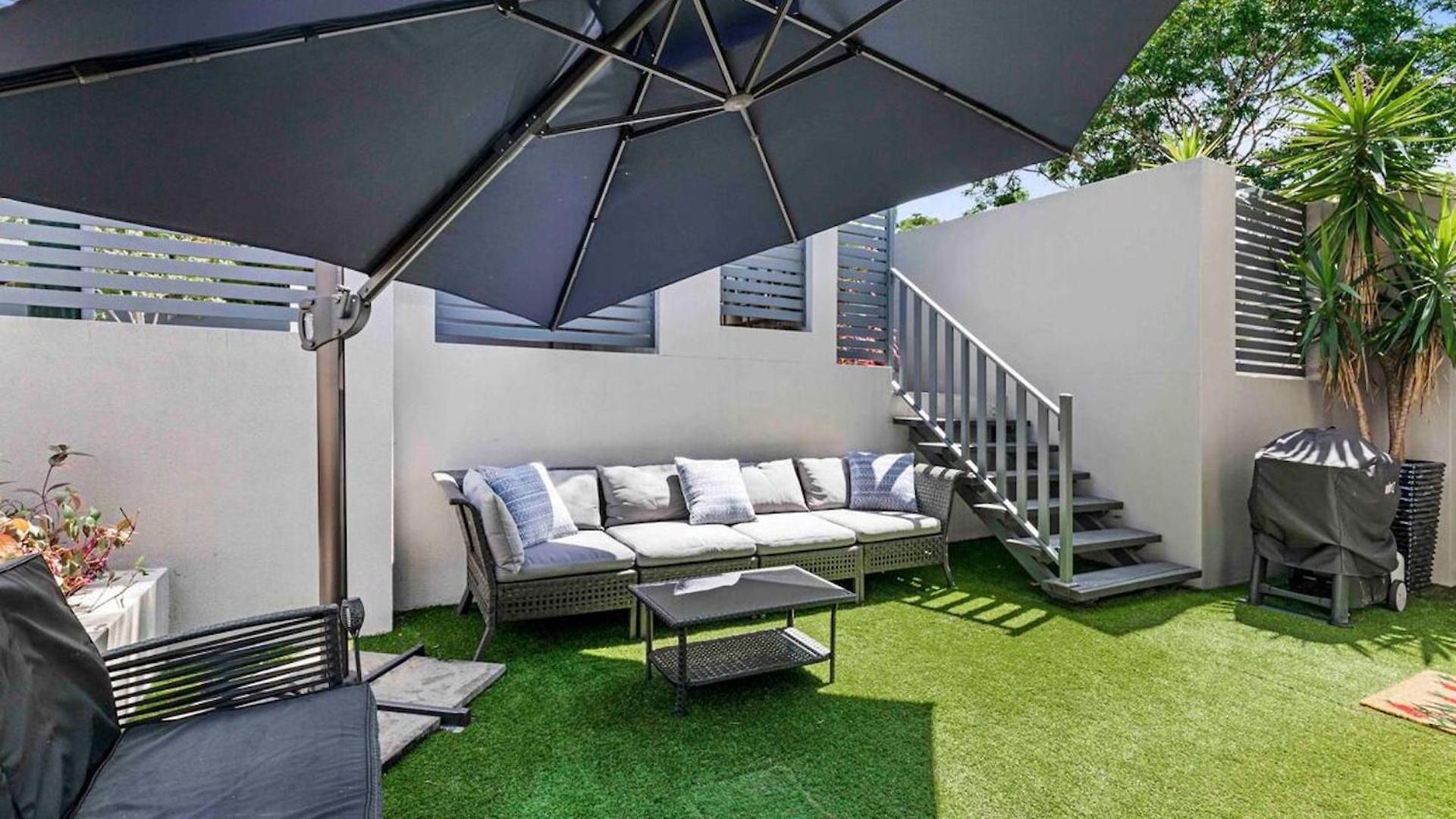 Apartment Park Avenue 1br Hideaway King Bd Private Courtyard