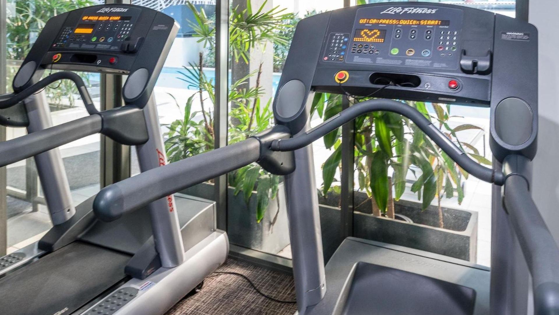 Skyline Viewpoint Escape Parking - Pool - Gym Apartment
