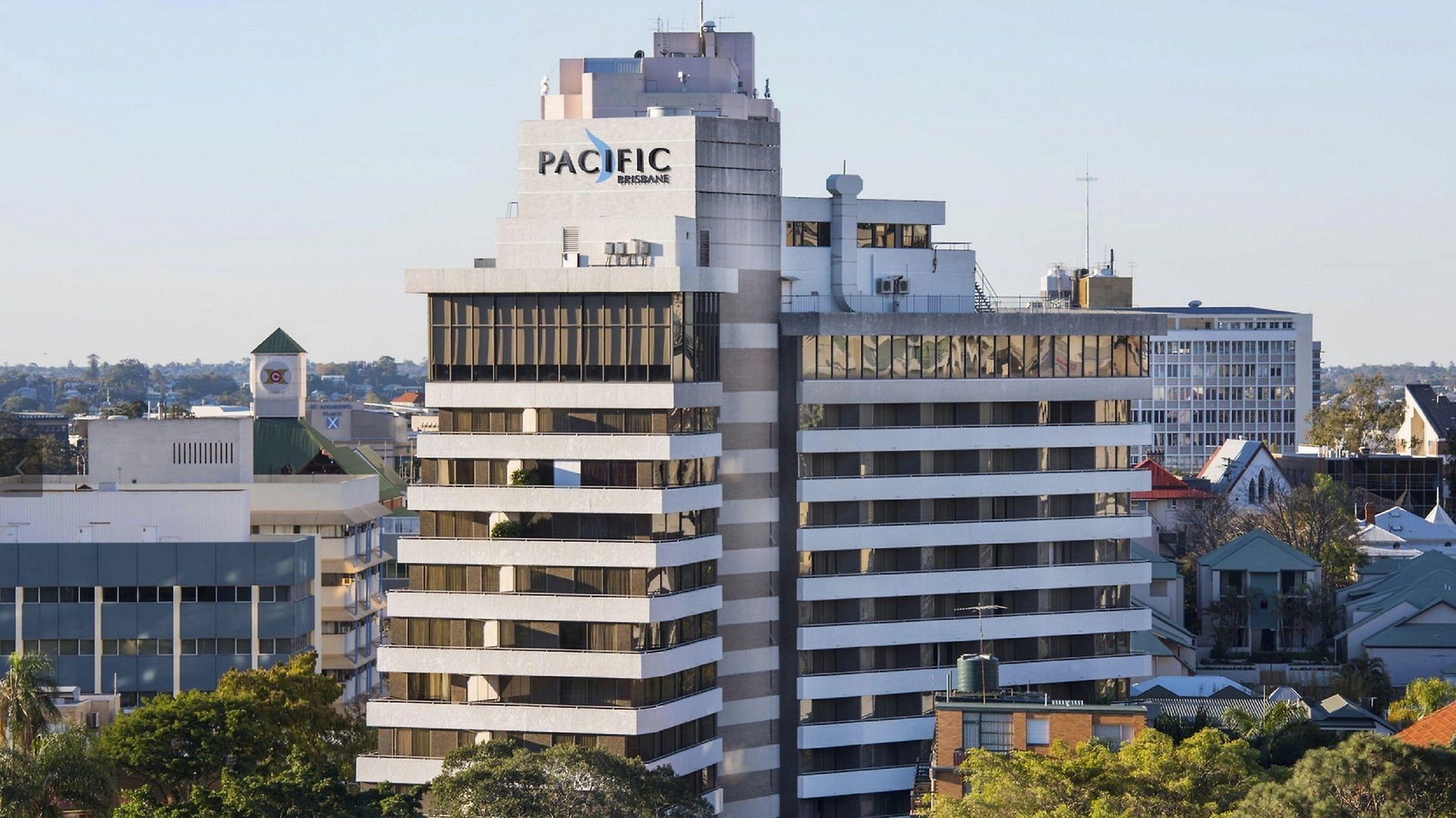 Mercure Spring Hill Hotel 4*