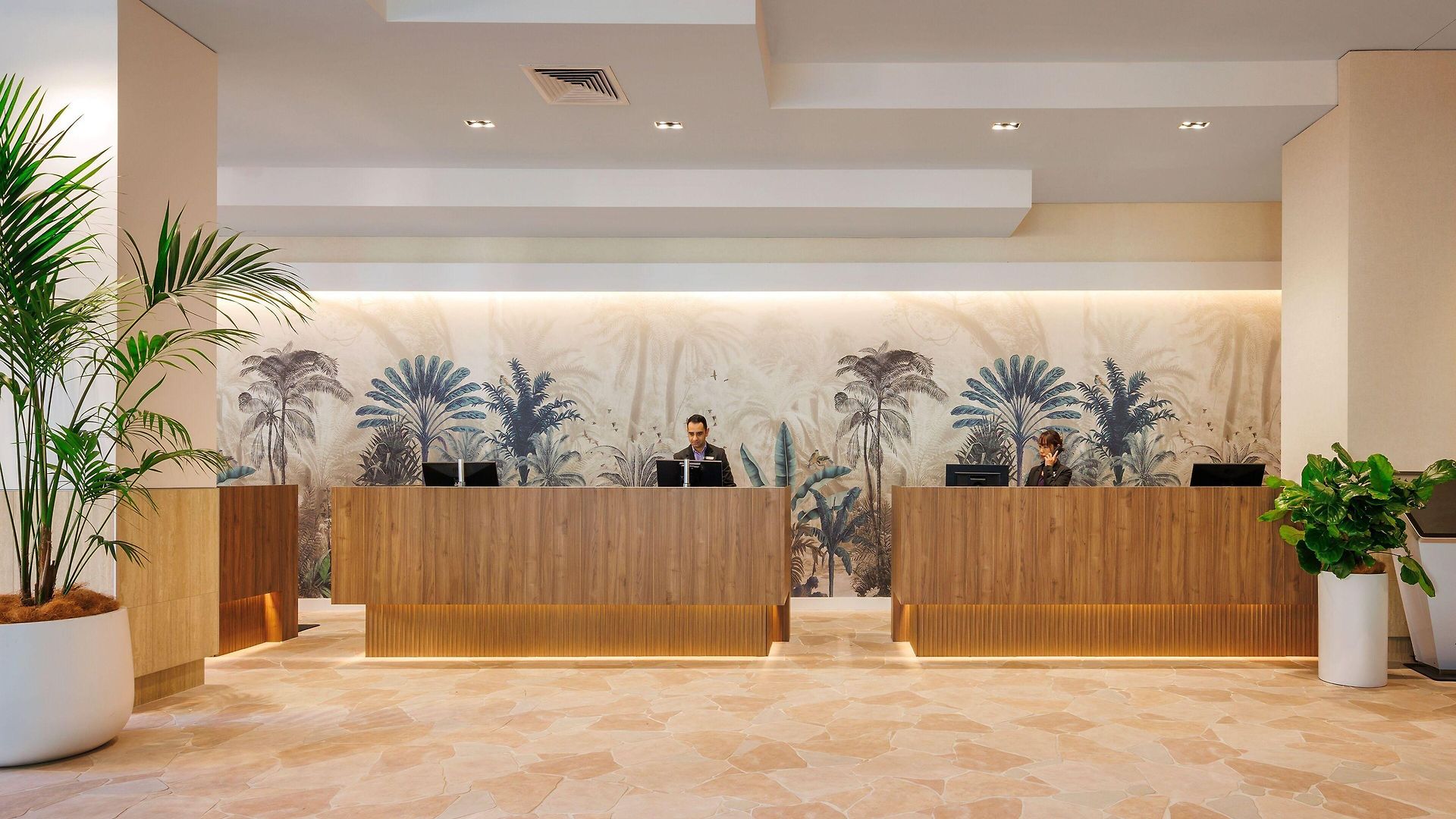Amora Hotel