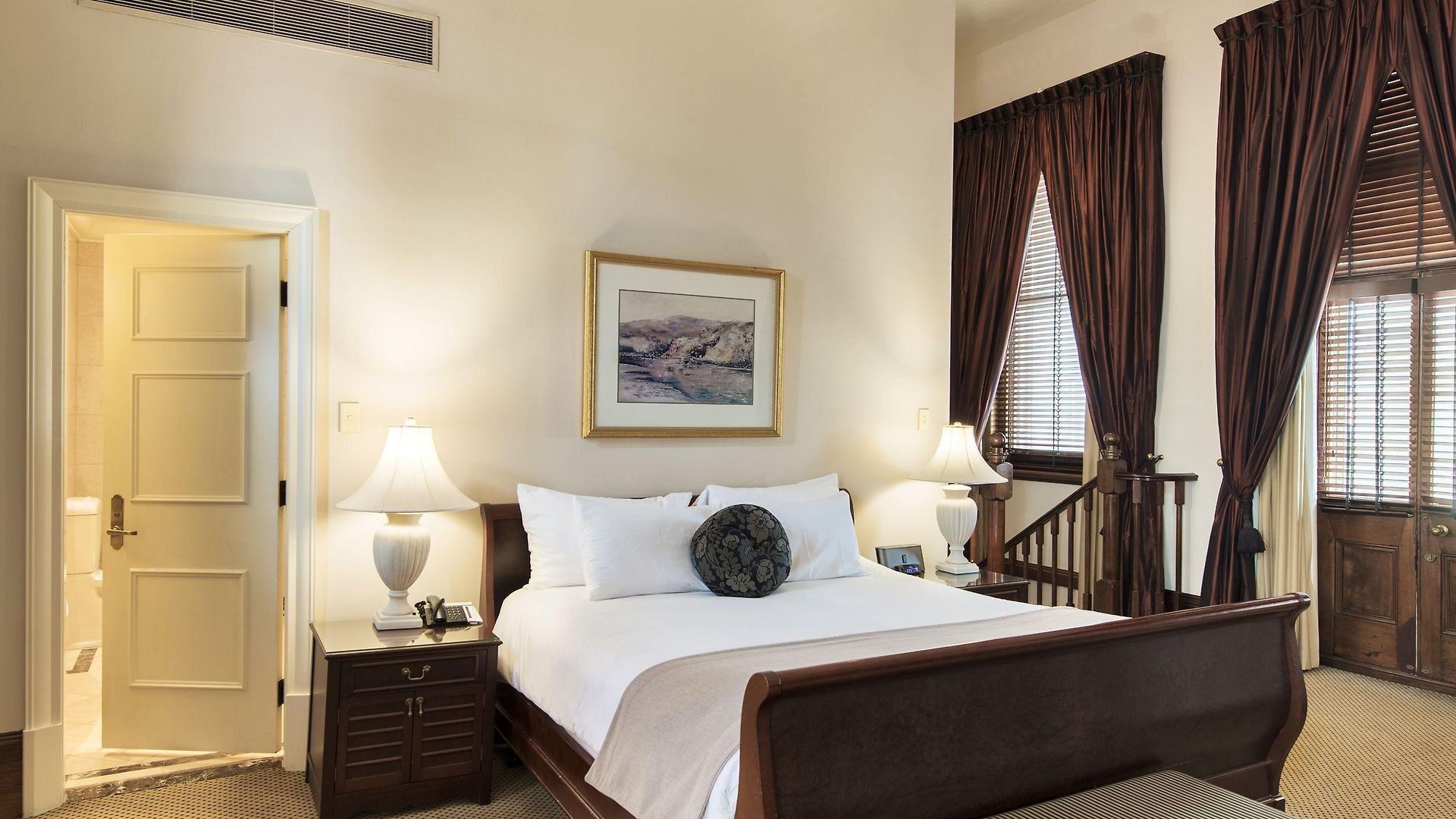 Hotel Treasury 5*