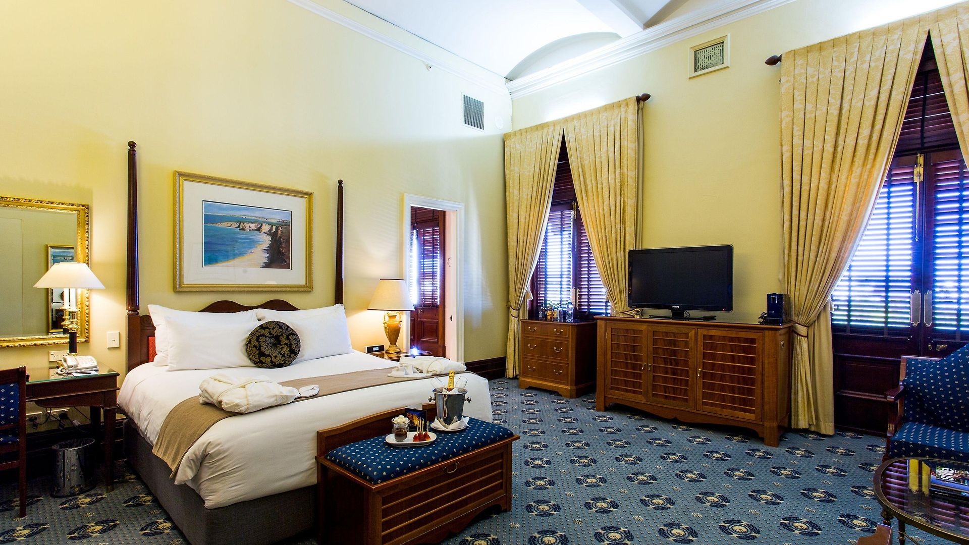 Hotel Treasury 5*