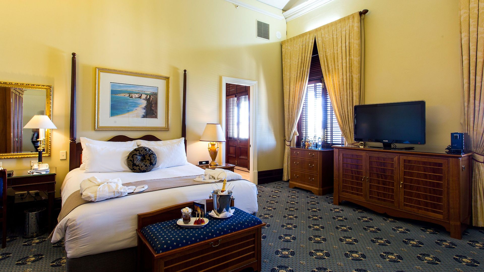 Hotel Treasury