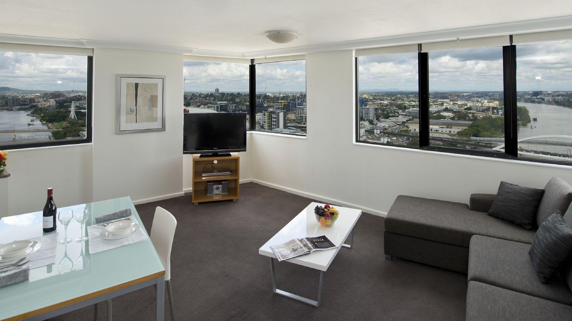 Park Regis North Quay Aparthotel 4*