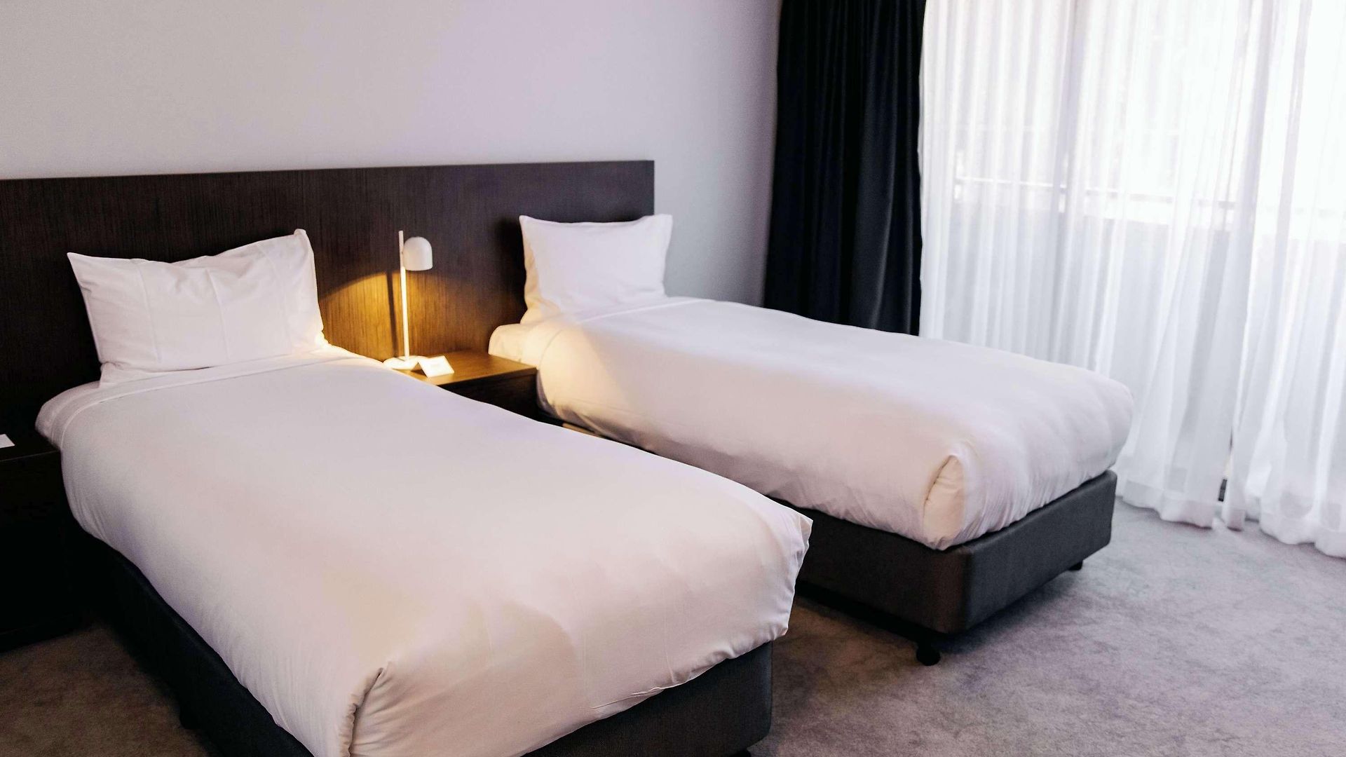 Mercure Spring Hill Hotel 4*