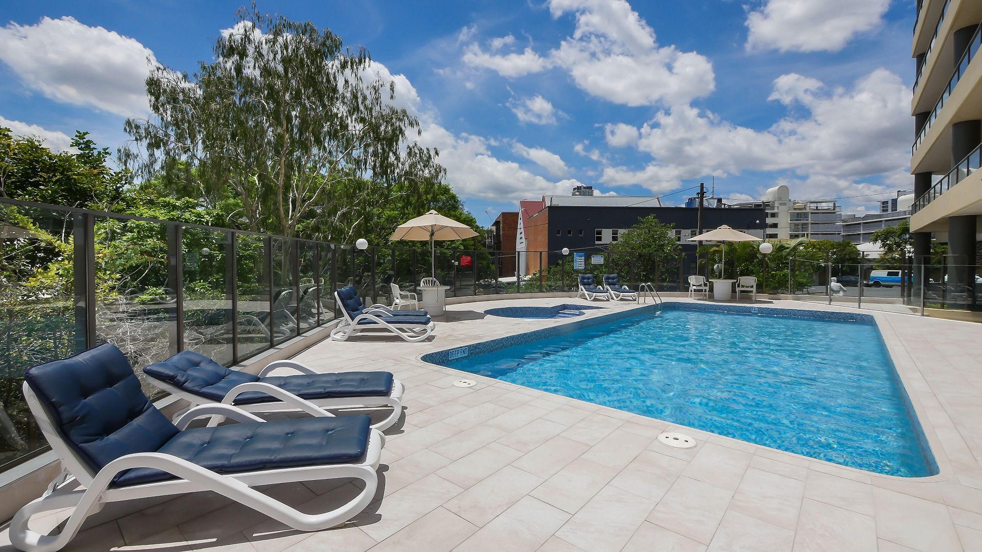 Aparthotel Summit 4*