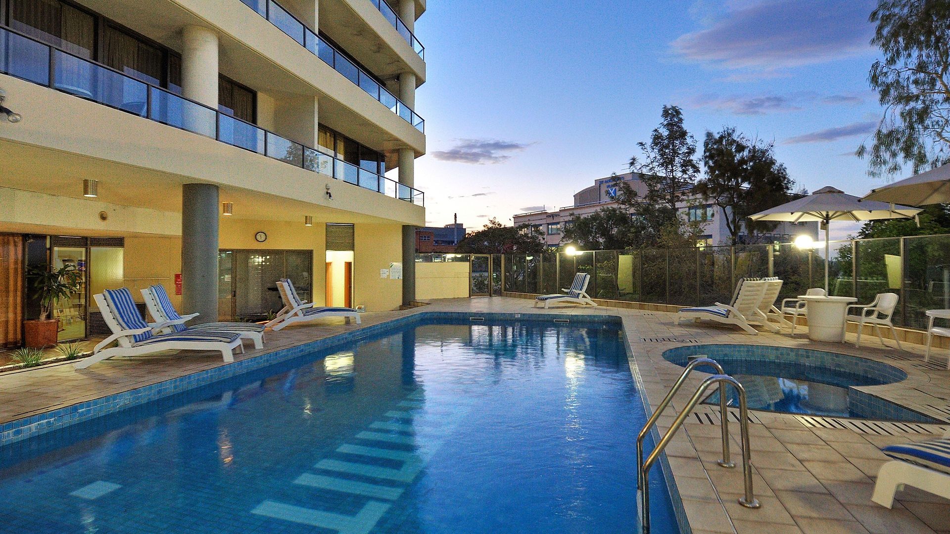 Aparthotel Summit 4*