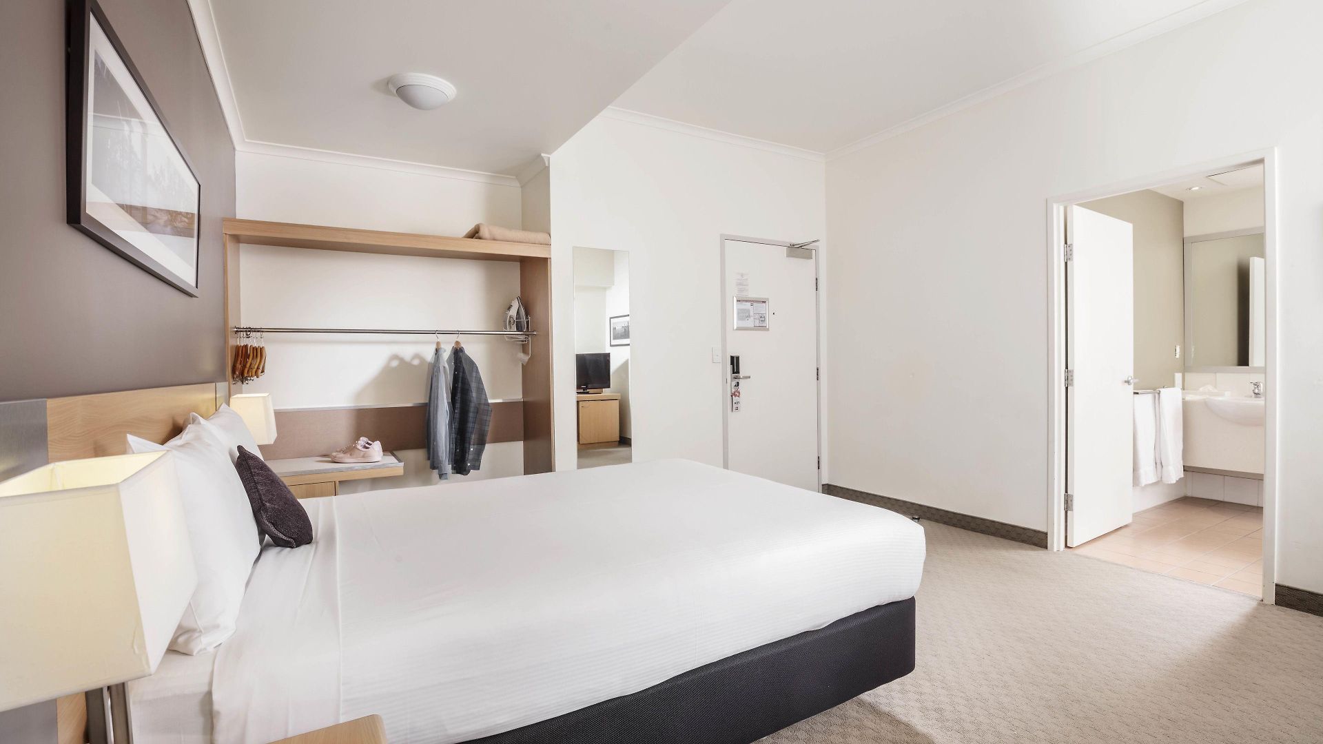 Hotel Indigo Centre By Ihg 5*
