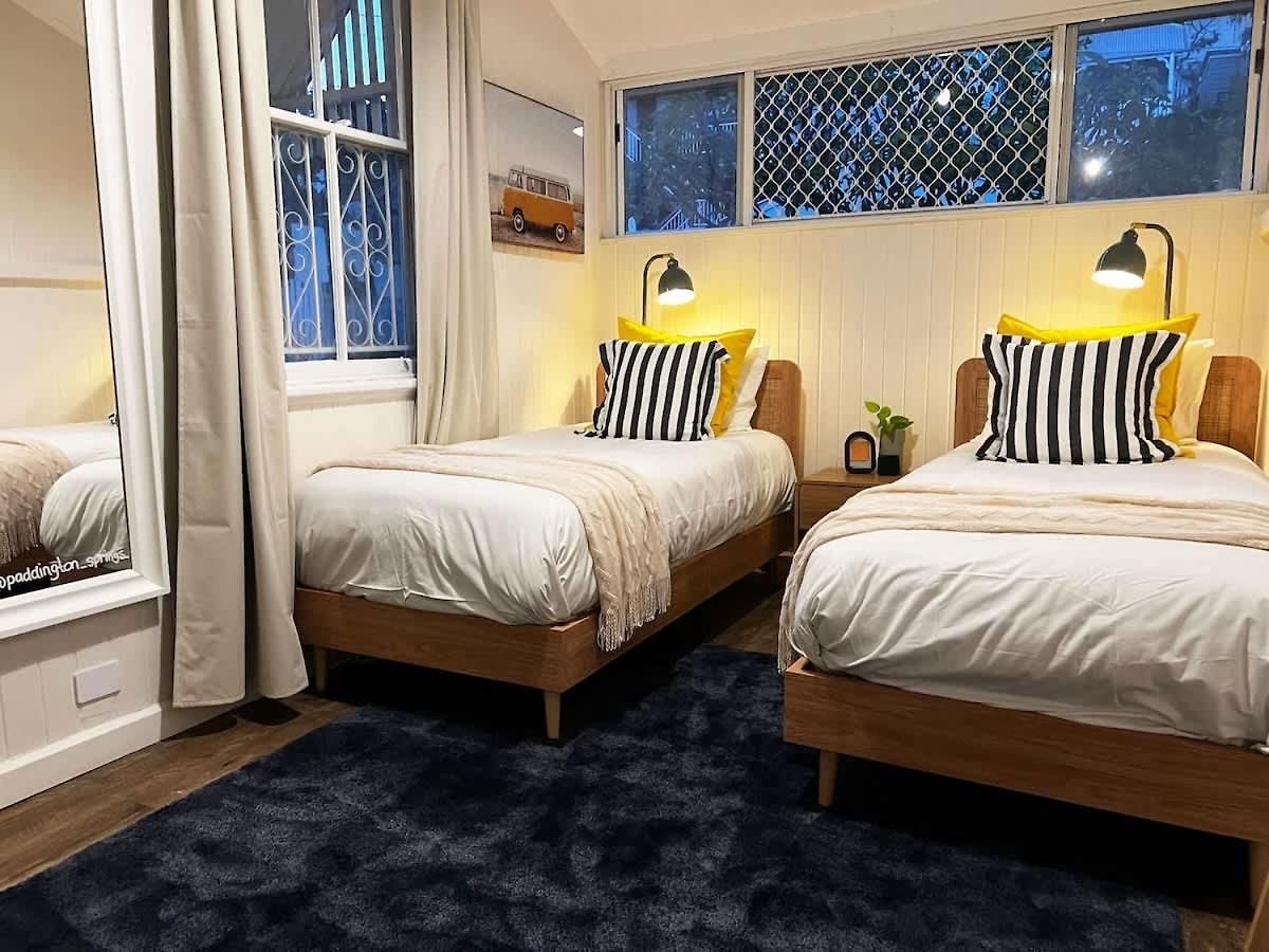 Paddington Springs - Pool & Pet Friendly House