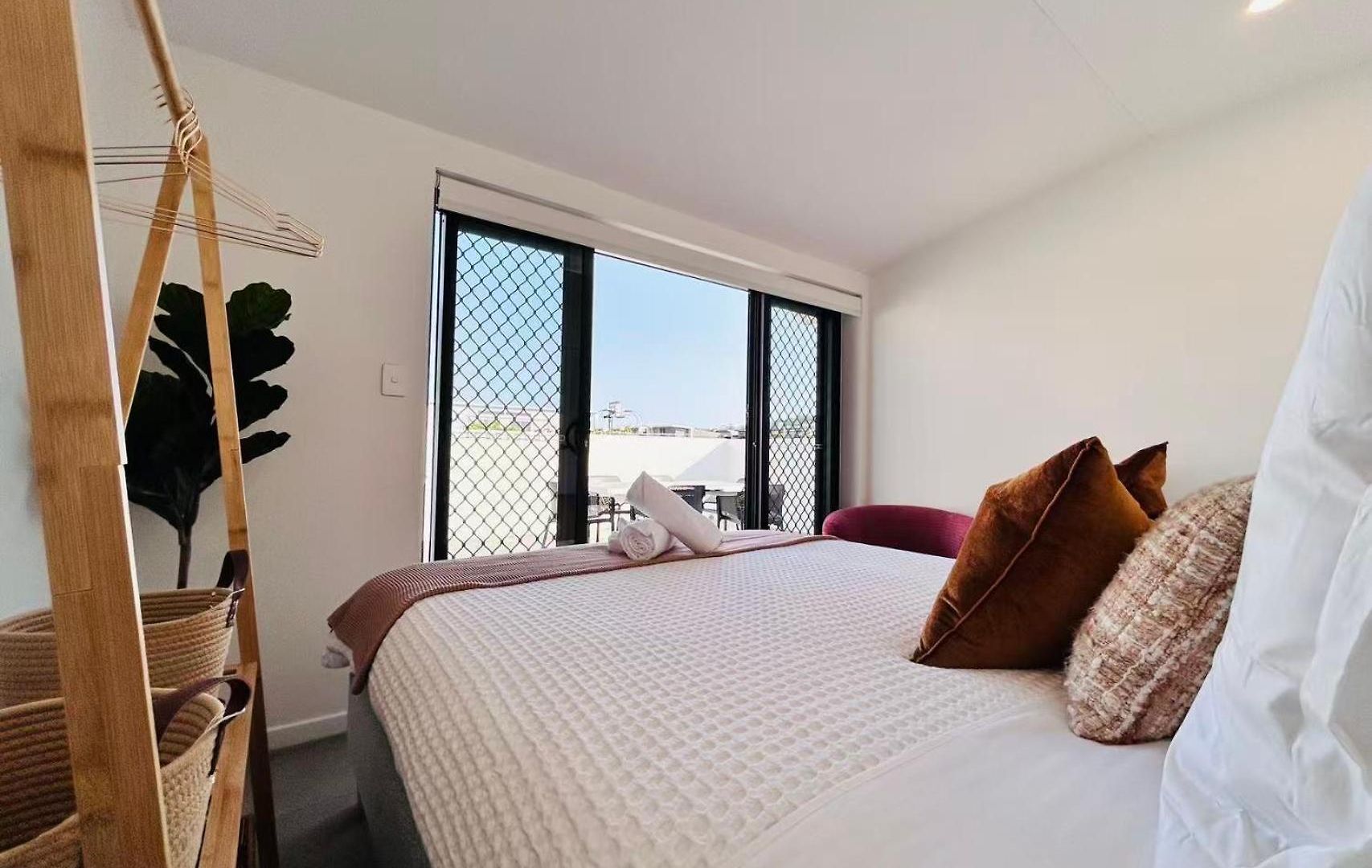 Premium 3br Floor With Parking, Ev Friendly & Views Apartment