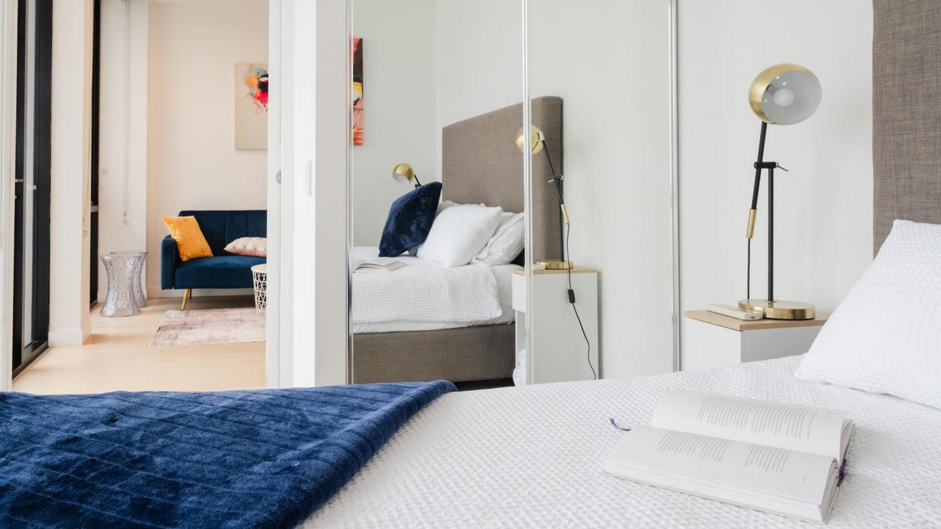 Bright Cbd 2 Bedroom Resort-style Escape Apartment *