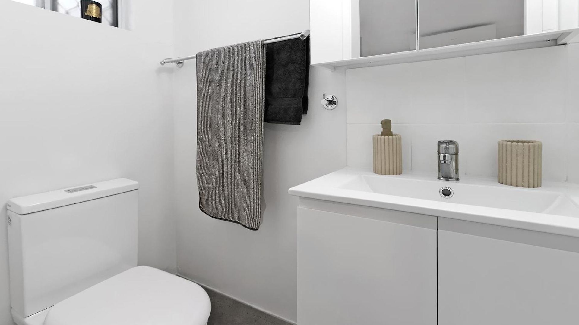 Comfortable 1br Near Uq, River Walks & Pool Apartment