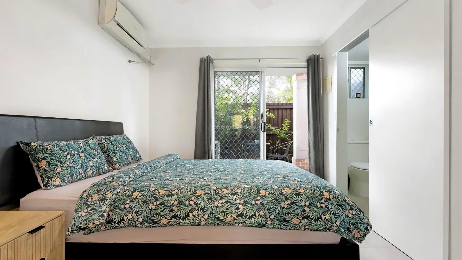 Comfortable 1br Near Uq, River Walks & Pool * Brisbane