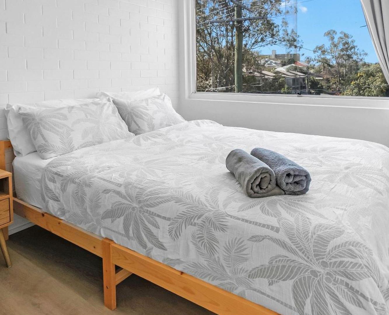 Charming 2-bed Near River &