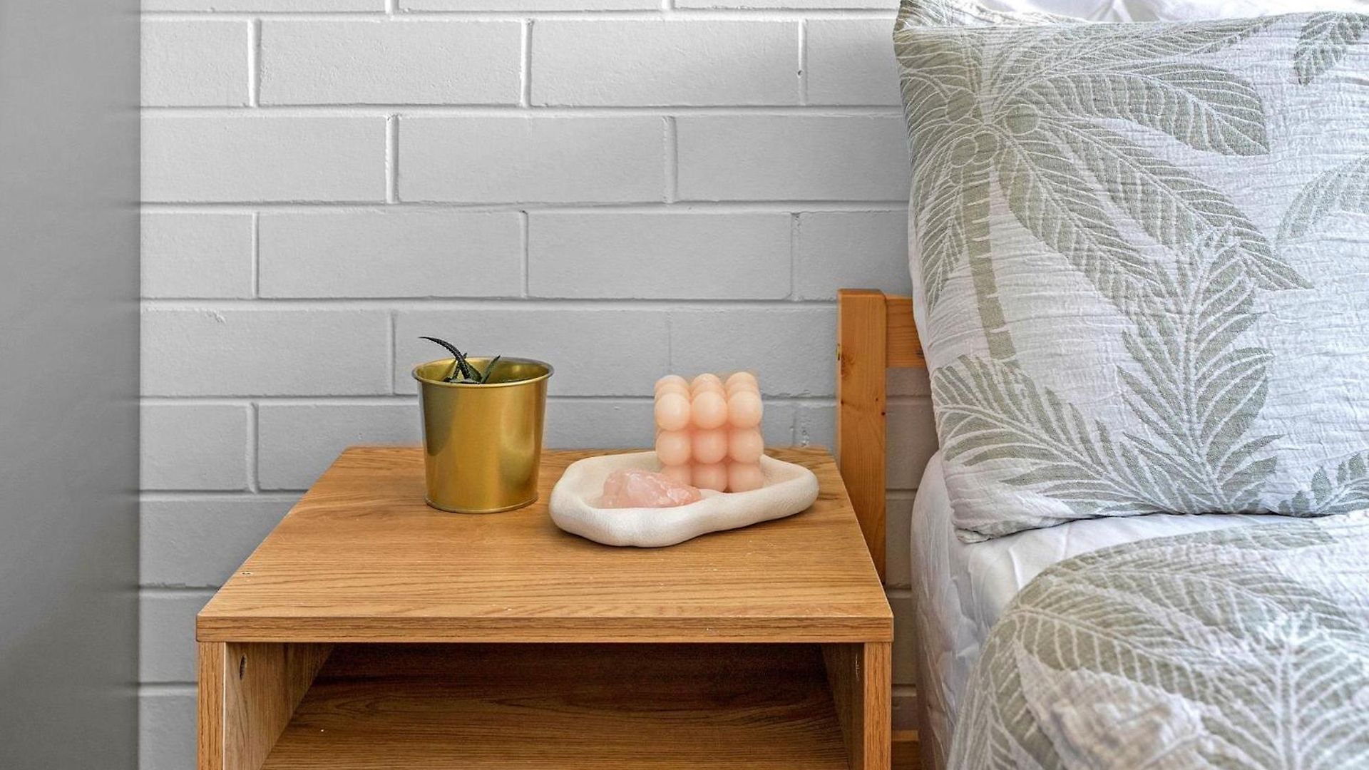 Charming 2-bed Near River & Apartment *