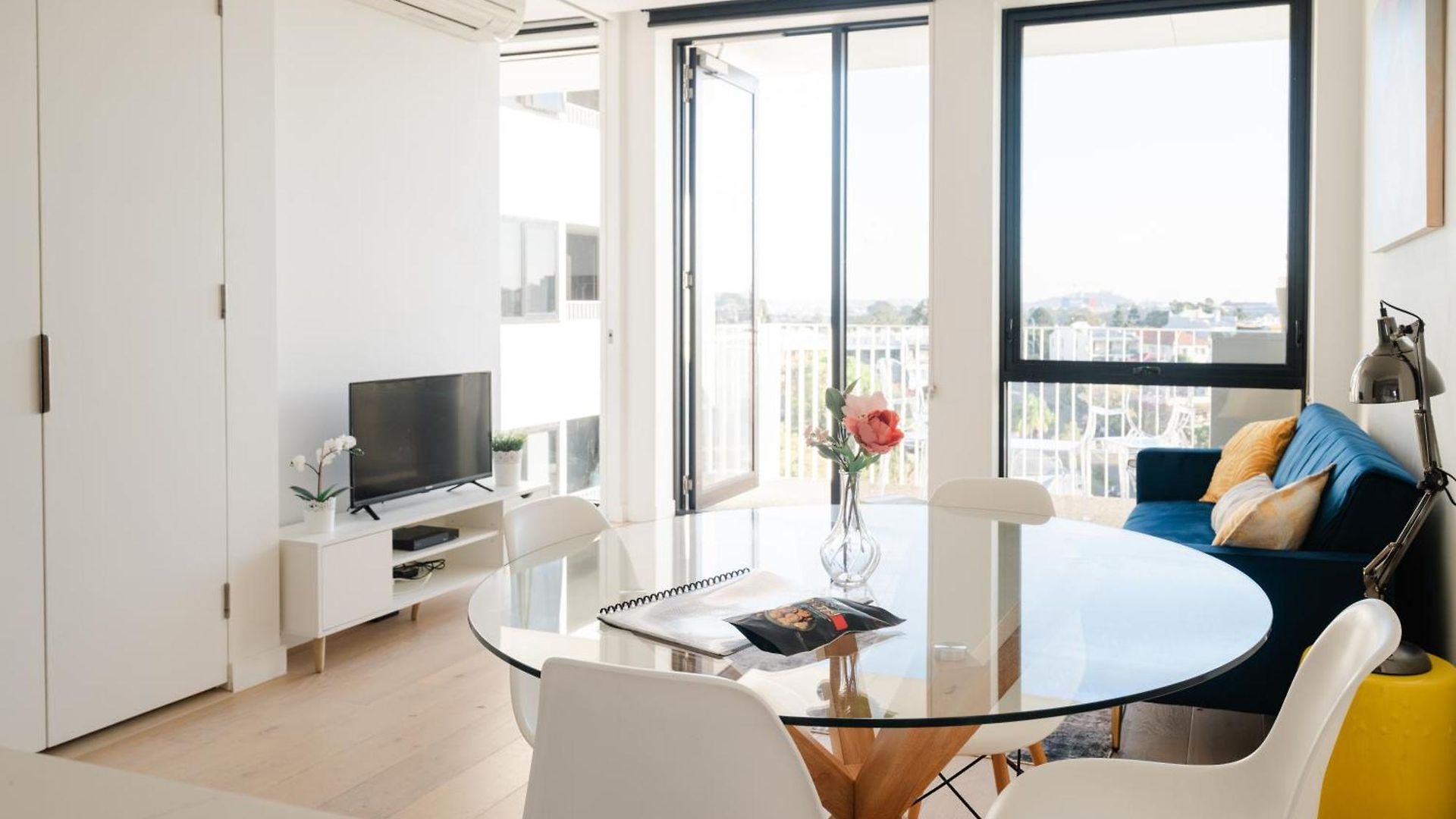 Bright Cbd 2 Bedroom Resort-style Escape * Brisbane