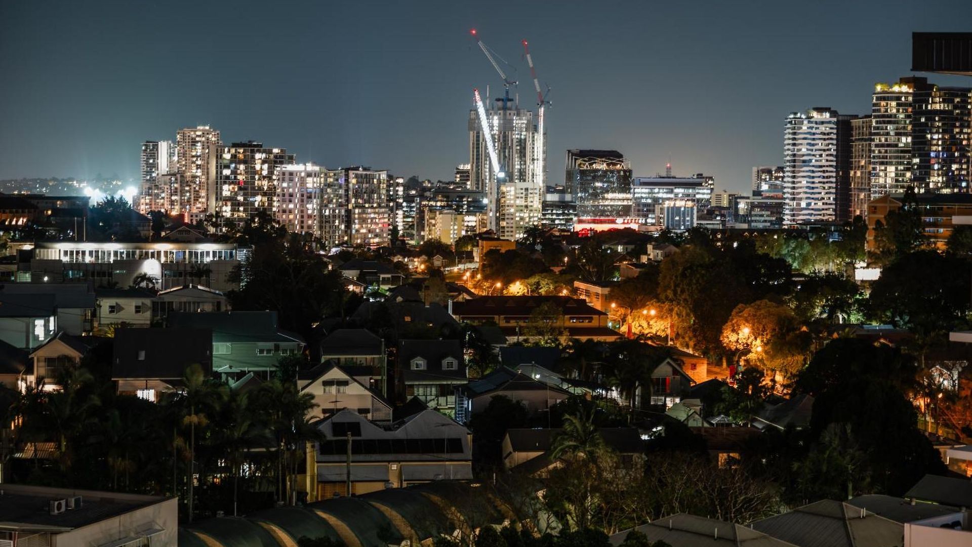 Bright Cbd 2 Bedroom Resort-style Escape Apartment Brisbane