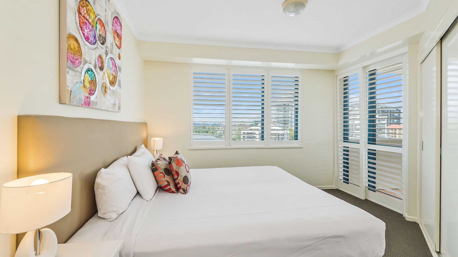 Aparthotel Dockside 4*