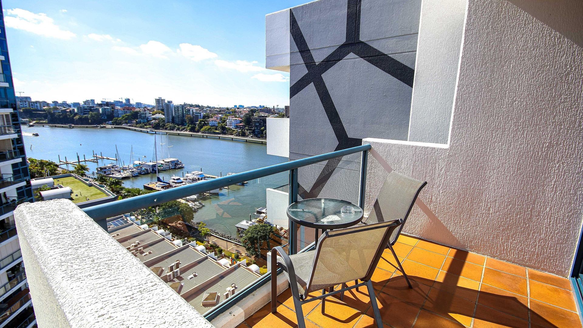 Dockside Aparthotel 4*