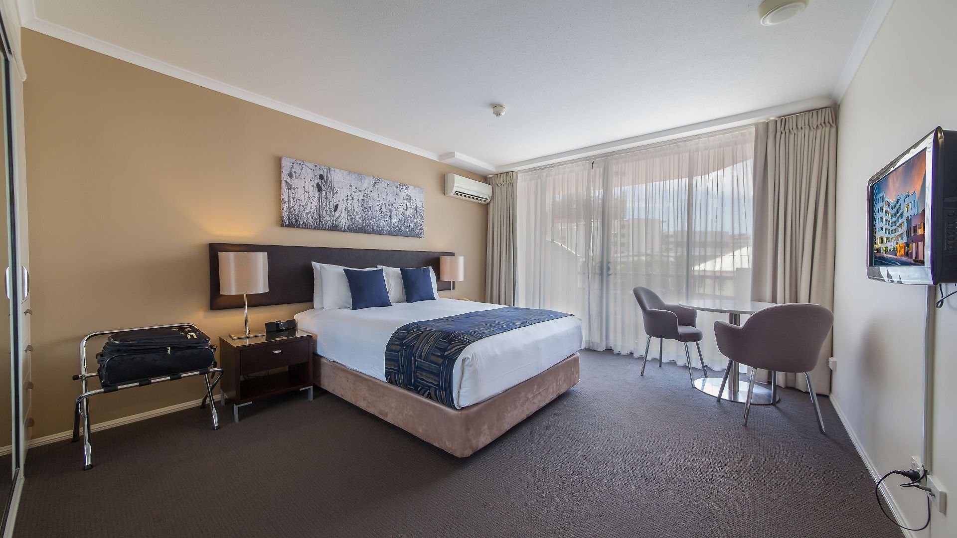West End 4*