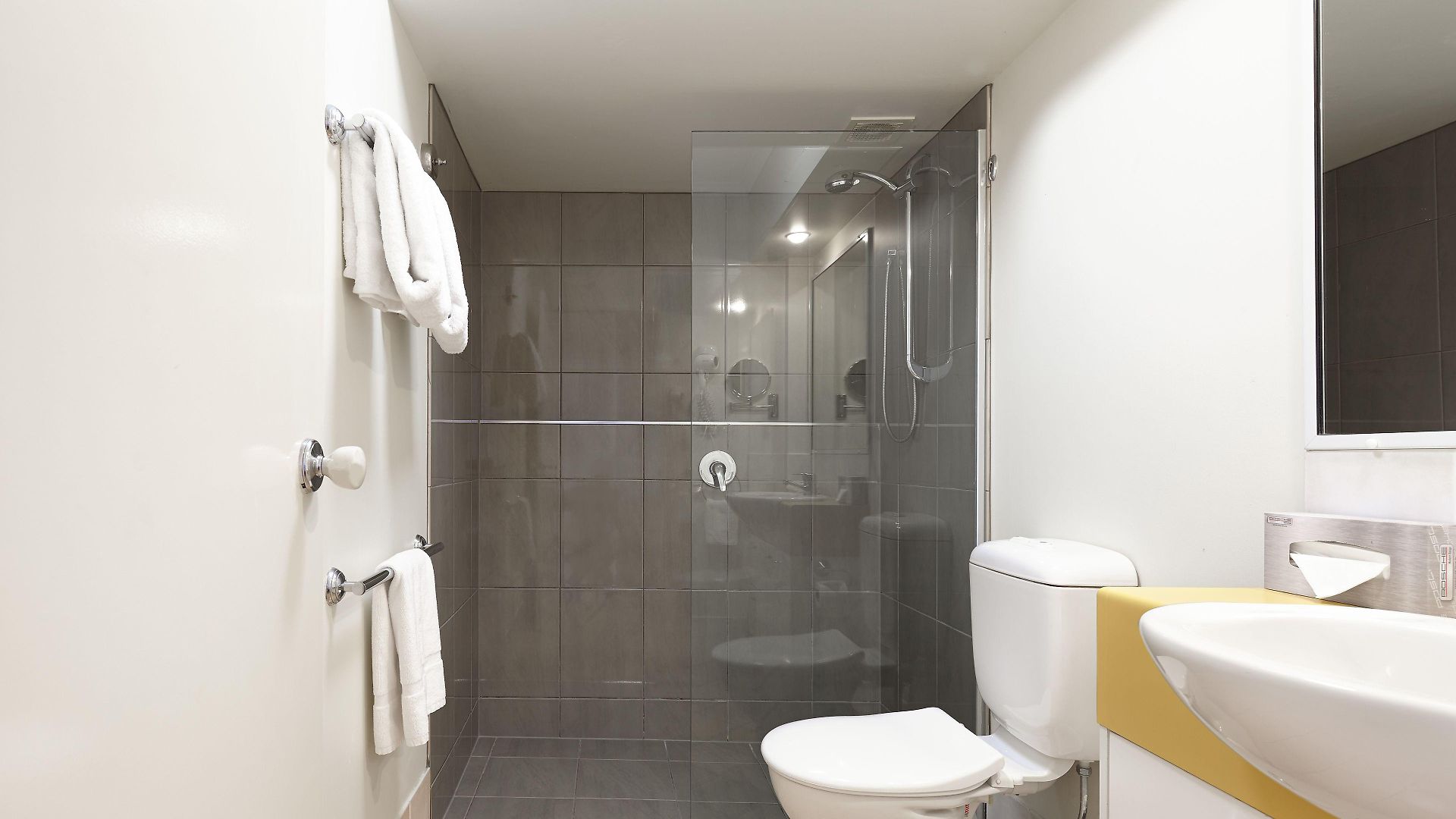 West End Aparthotel