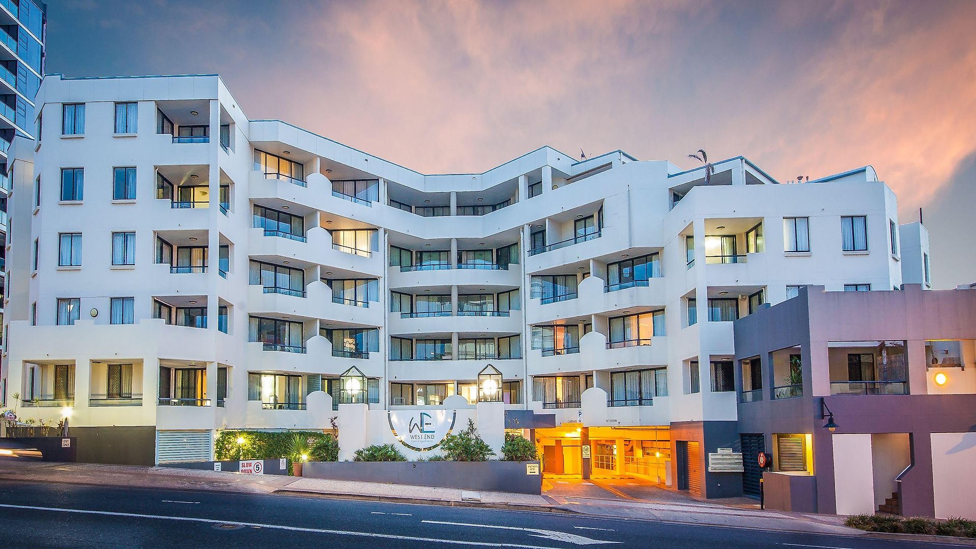 Aparthotel West End 4*