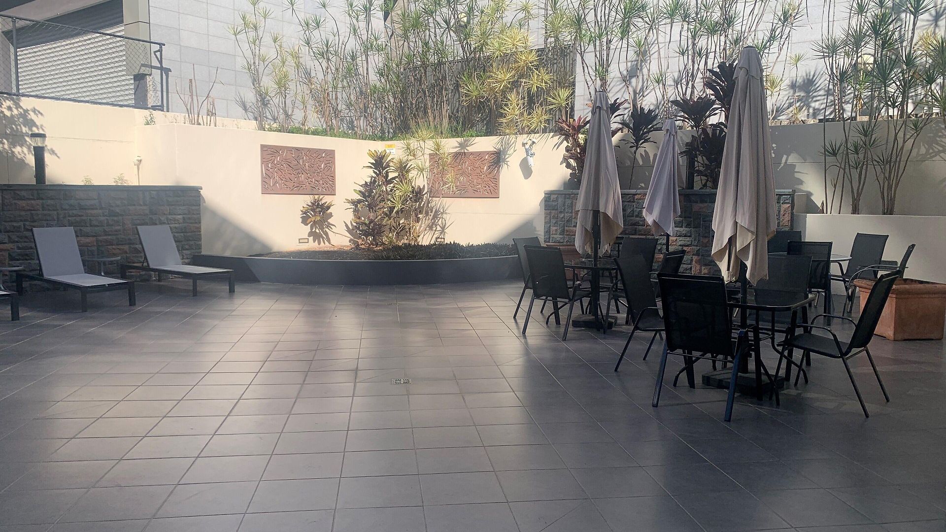 West End Aparthotel 4*