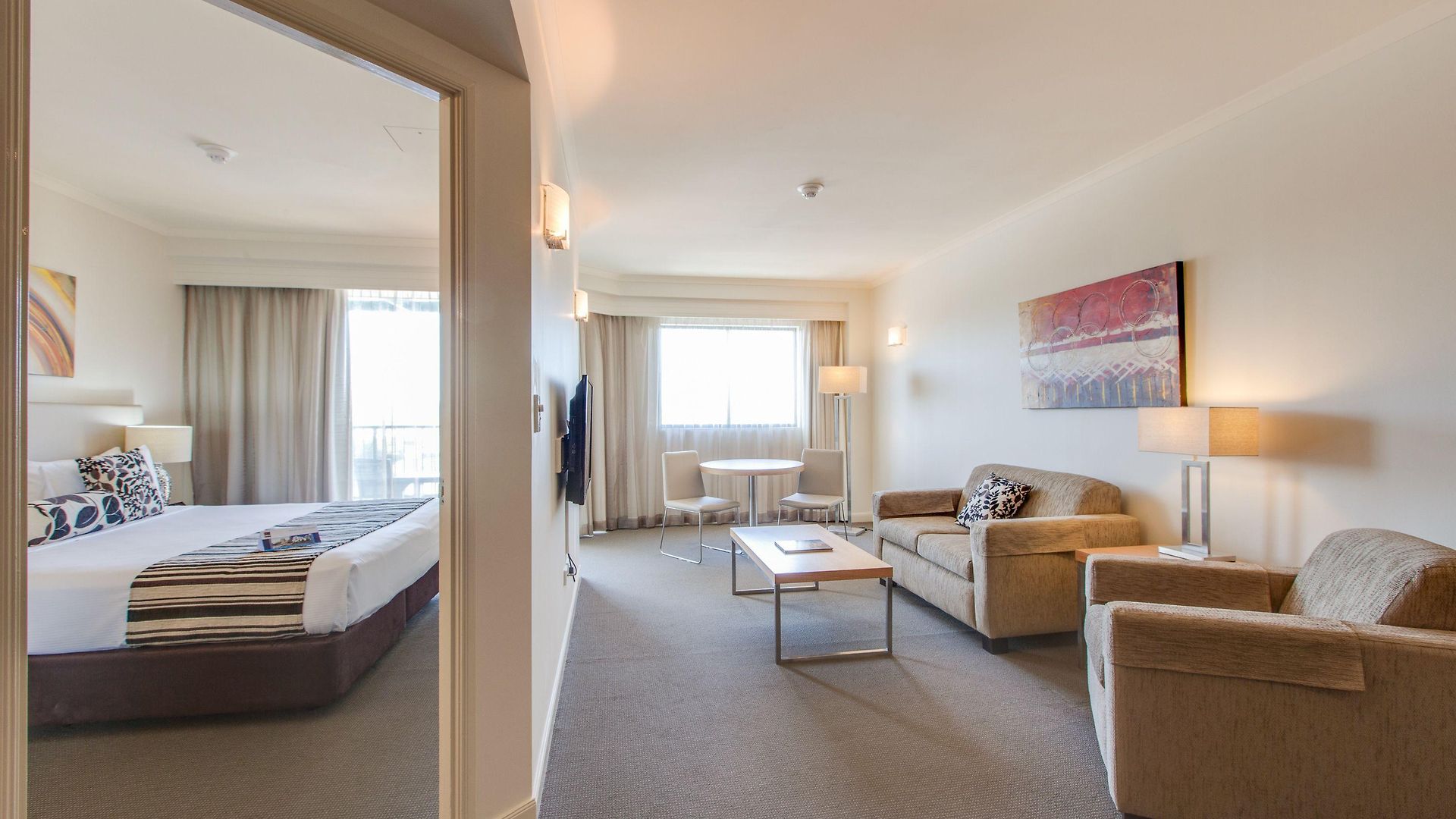 Cosmo Aparthotel 4*