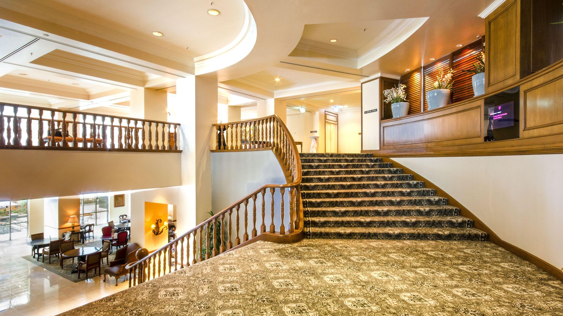 Stamford Plaza 5*