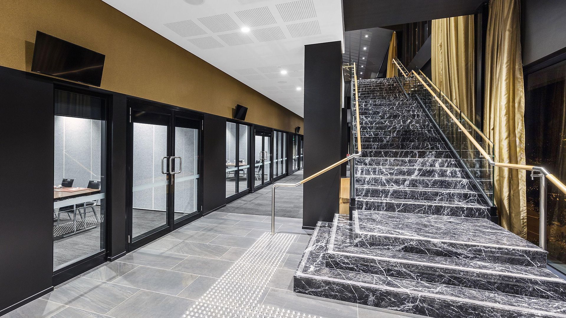 Hotel Grand Chancellor 5*