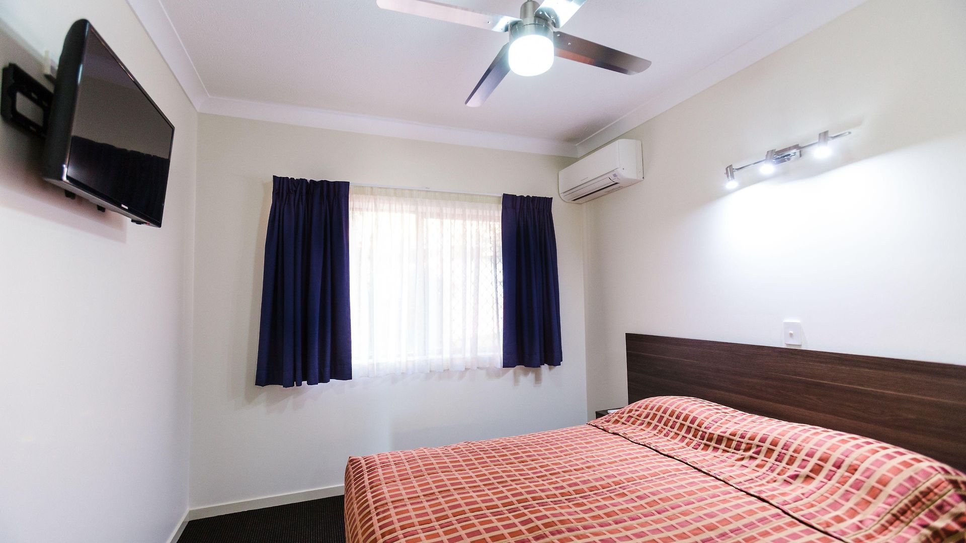 Hotel Quality Robertson Gardens 4*