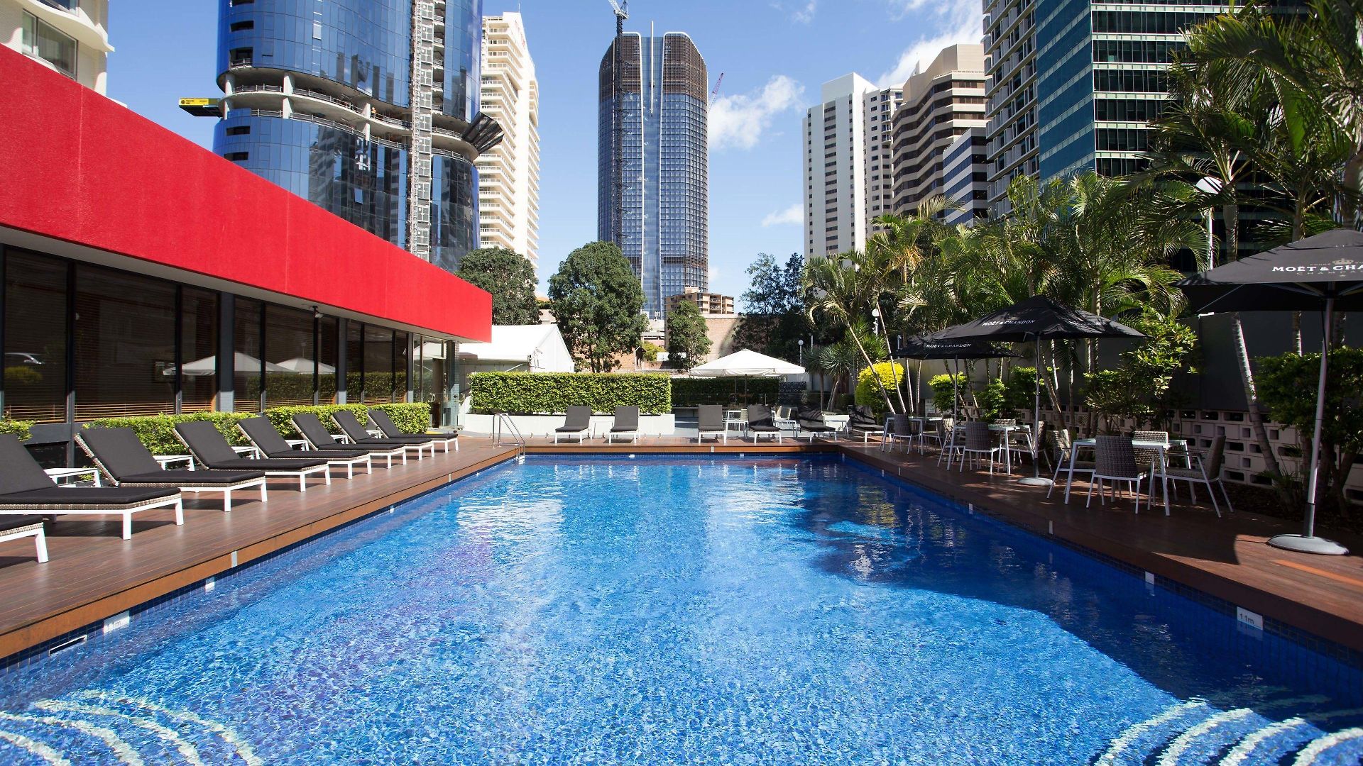 Royal On The Park Hotel 5*