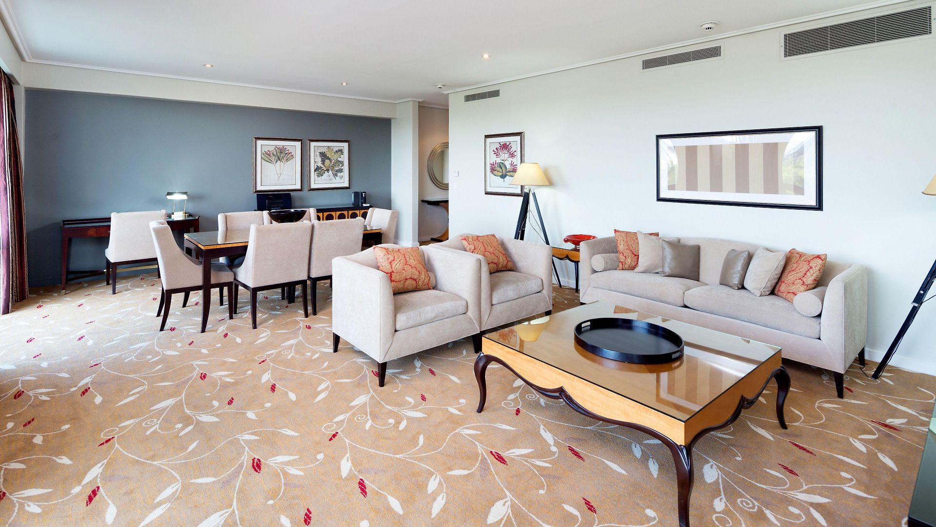 Royal On The Park Hotel 5*