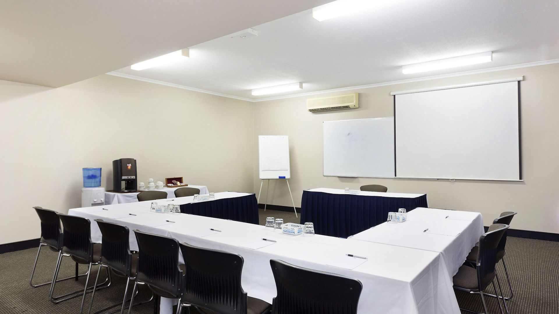 Rocklea International Motel 4*
