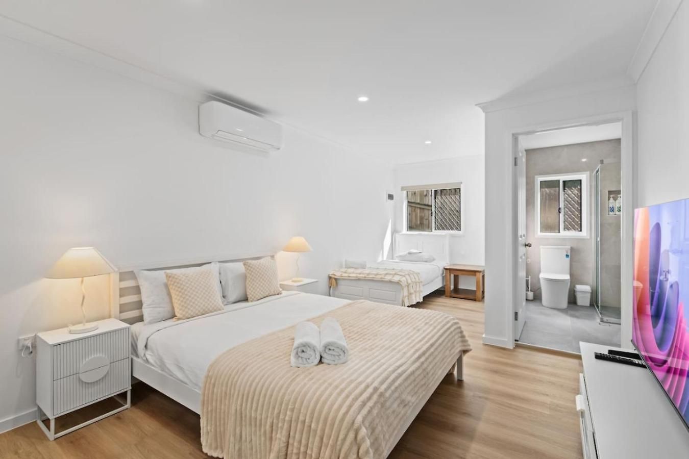 Spacious Dual Retreat Balcony Near Rbwh And Cbd *