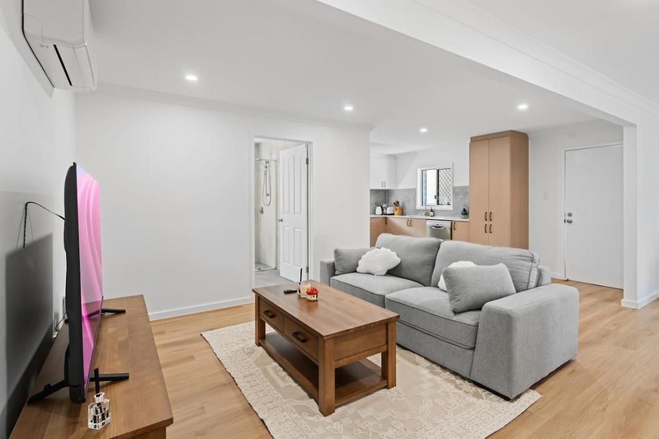 Holiday home Spacious Dual Retreat Balcony Near Rbwh And Cbd