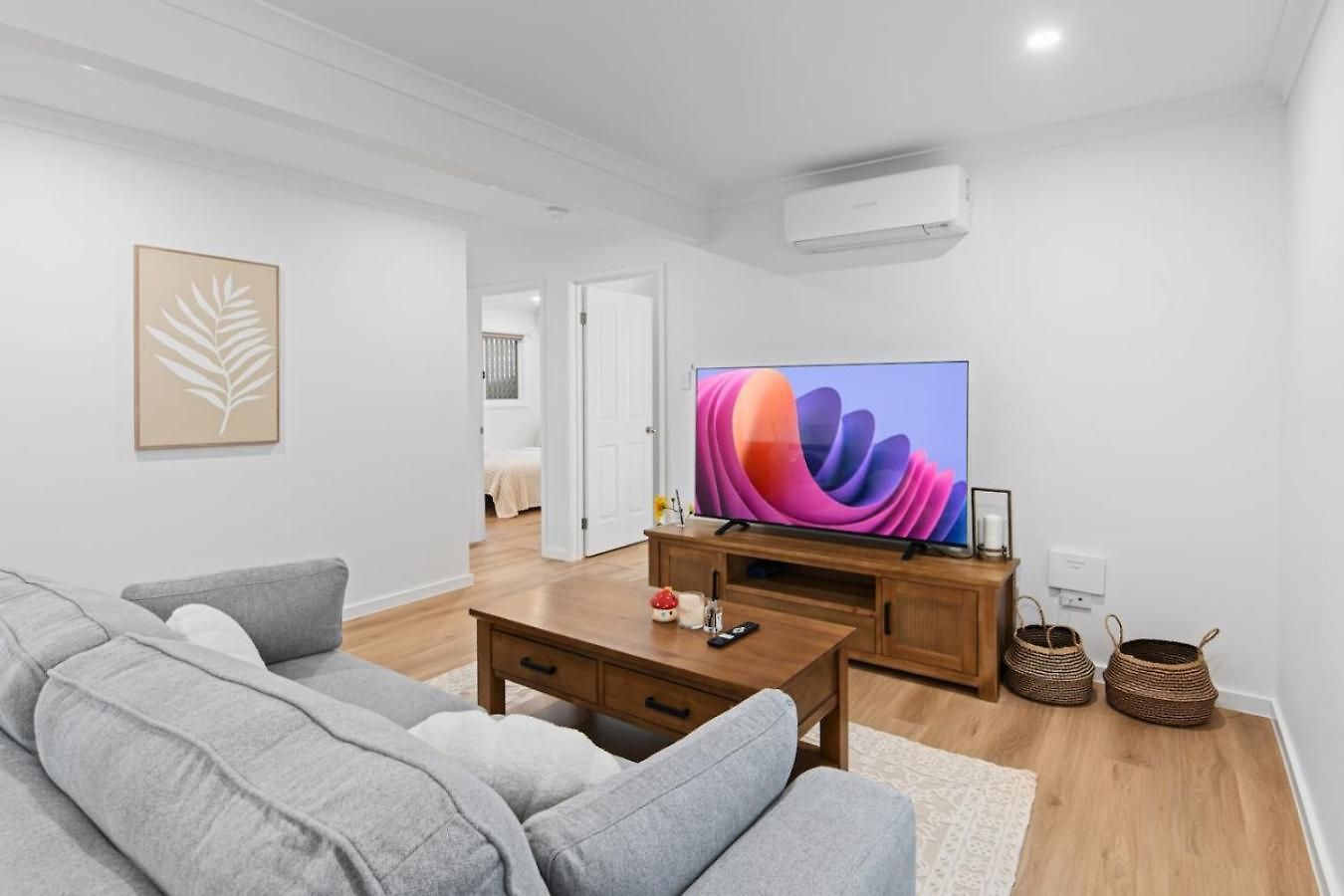 Spacious Dual Retreat Balcony Near Rbwh And Cbd *