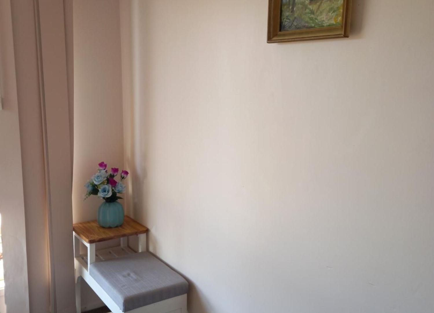 Air Conditioned Floral Youth Backpacker And House Brisbane