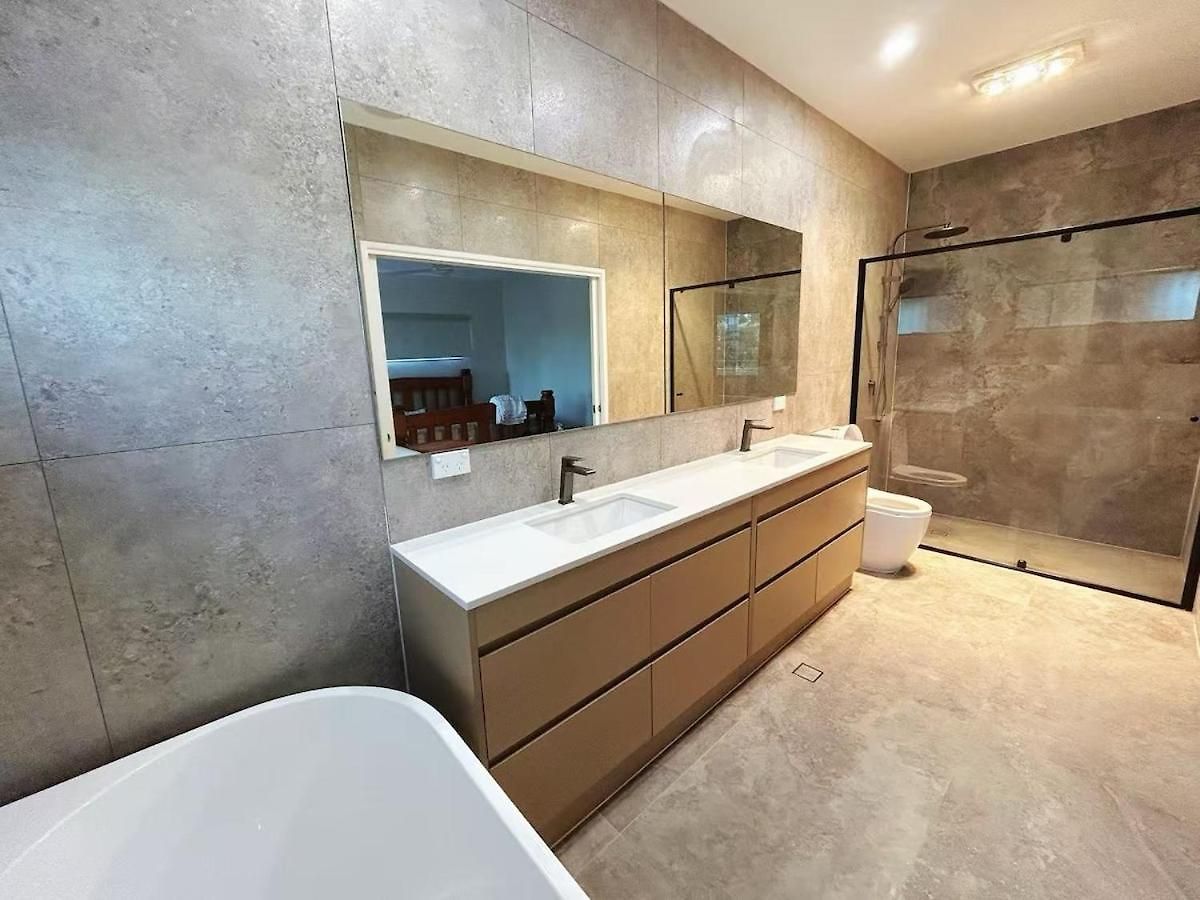 Modern 4br 3bath Duplex Near Train Station Stylish Comfortable * Brisbane