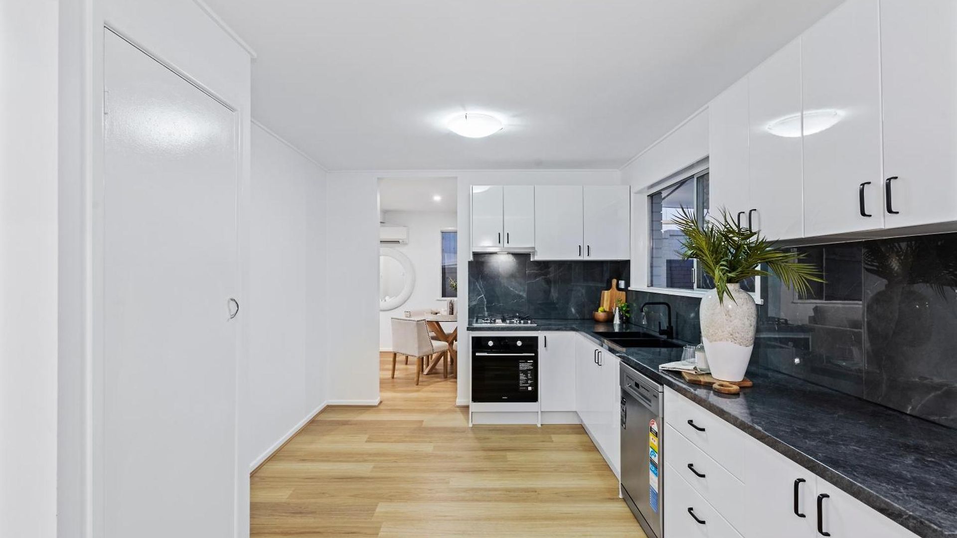 Homestay Modern Holland Park With Easy Access