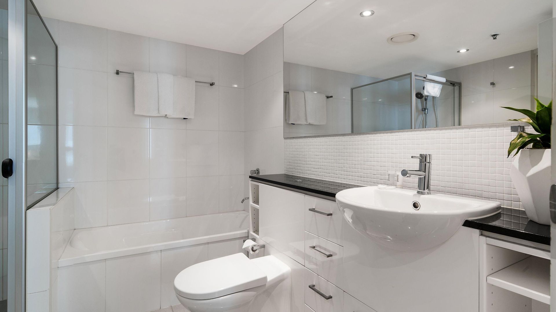 Quest River Park Aparthotel 5*