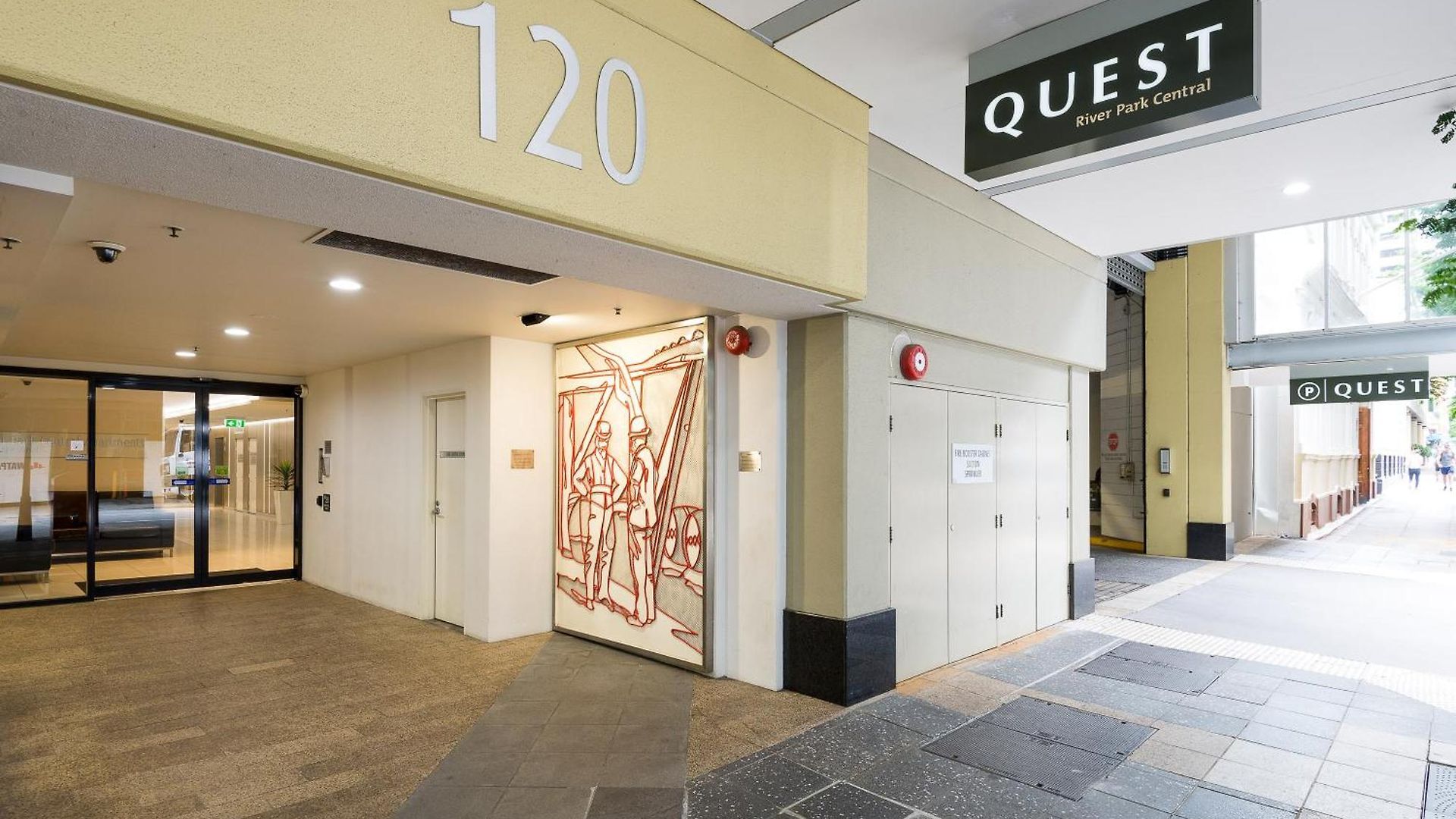 Aparthotel Quest River Park