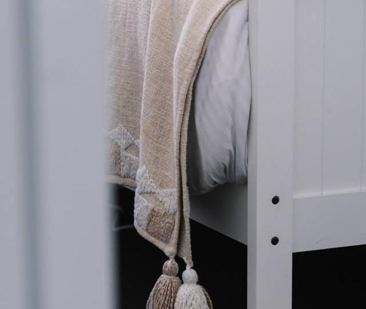 Stylish Escape With Balcony Near Rbwh And Cbd *
