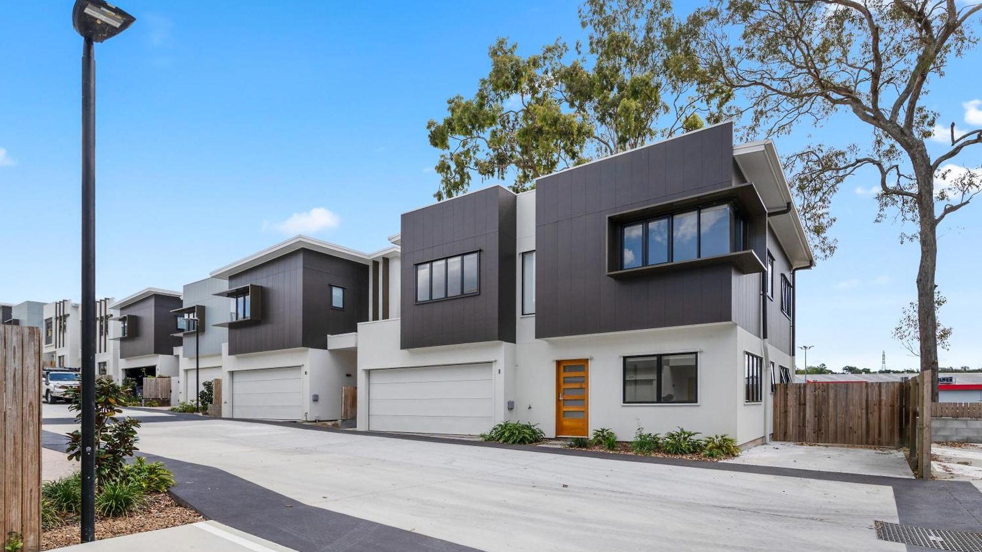 Cassa Aura Place - Modern 4br Homes Brisbane